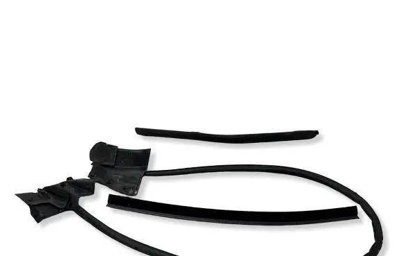 Maserati Levante Rubber seal rear door 607102488 670033840