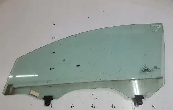 KIA Sportage Front door window glass four-door