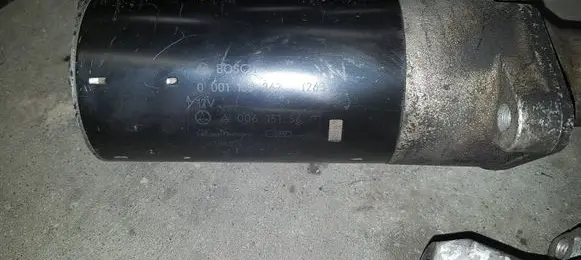 Mercedes-Benz GL X164 Starter motor A0061515601