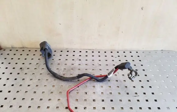 Volkswagen PASSAT B6 Positive cable (battery) 1K0971228L