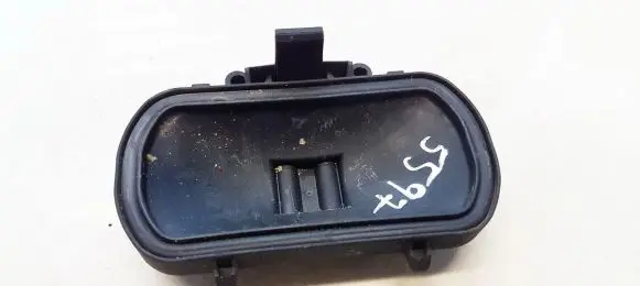 Mazda 6 Headlight/headlamp dust cover 014002522