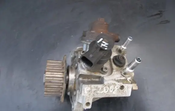 Peugeot 2008 I Fuel injection high pressure pump 9688499680 0445010516 1141031