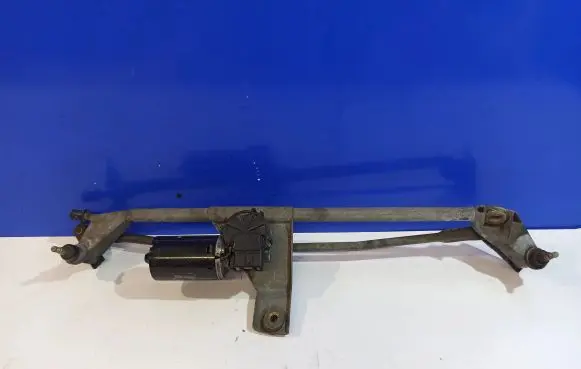 Volvo XC70 Front wiper linkage and motor 9169321 9169424