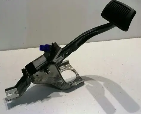 Hyundai Elantra VI Brake pedal 32800J3200