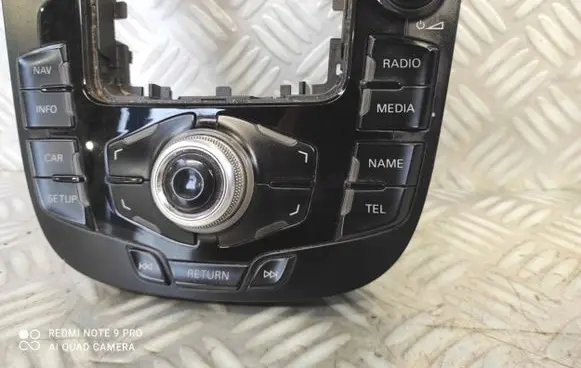 Head unit multimedia control