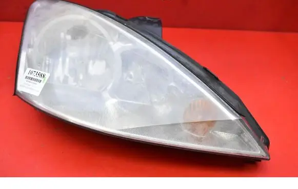 Ford Focus Headlight/headlamp 