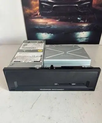 Volkswagen Touareg III Navigation unit CD/DVD player 760035063 NA00004D