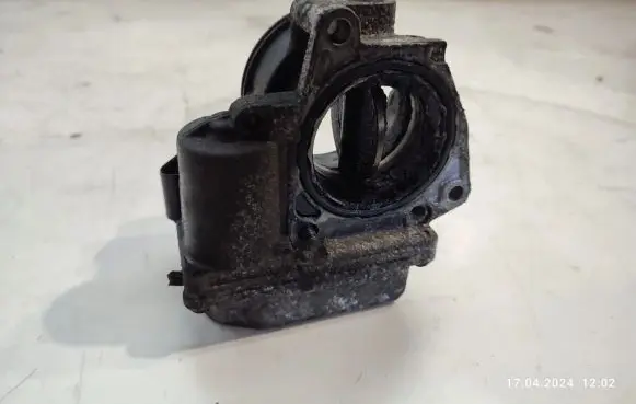 Volkswagen Touran I Throttle valve