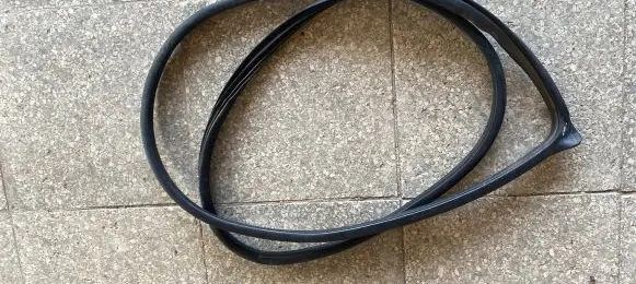 Honda CR-V Front door rubber seal