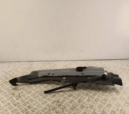 Audi Q7 4L Fender mounting bracket 4L0805175