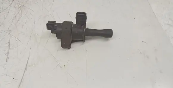 Volvo S60 Vacuum valve 8653909
