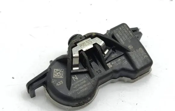 Renault Megane IV Tire pressure sensor 407004CB0B 984984808 A2C99668703