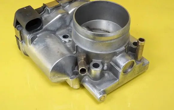 Skoda Octavia Mk1 (1U) Throttle body valve 06A133062D