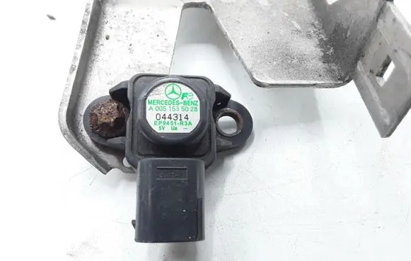 Mercedes-Benz C W203 Air pressure sensor A0051535028 EP9451R3A