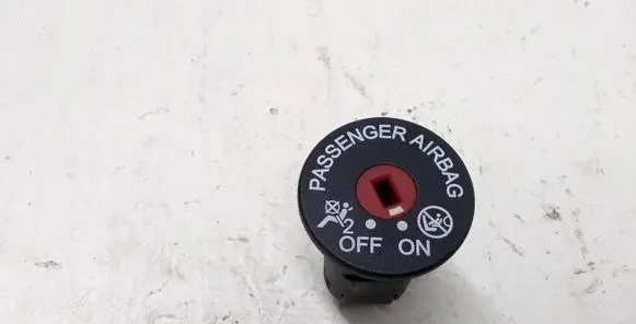 Passenger airbag on/off switch
