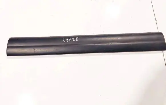 BMW 1 E81 E87 Front sill trim cover 51477066975 11242010