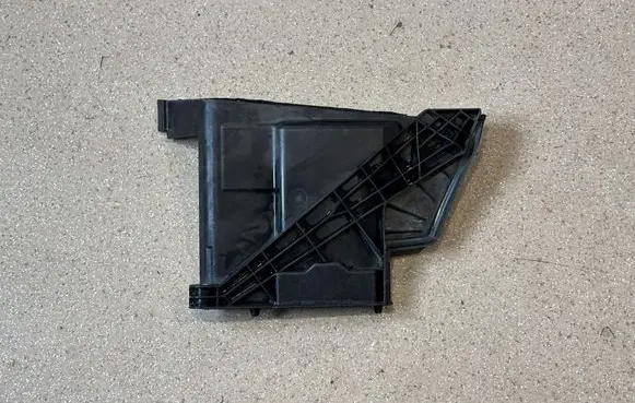 BMW 1 F40 Battery tray 7419826