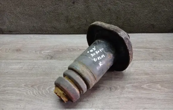 Volvo XC70 Coil spring/strut mount 