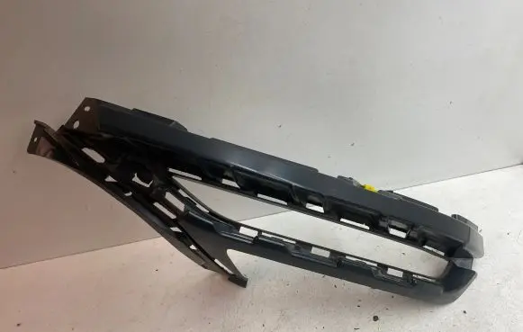 Audi Q7 4M Front bumper lower grill 4M0807157D