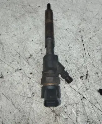 Toyota Yaris Verso Fuel injector 2367033030