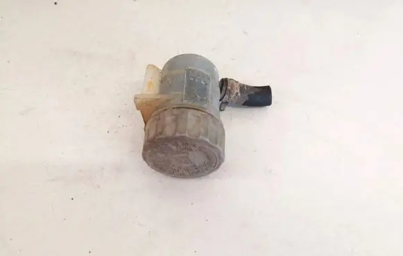 Brake fluid reservoir
