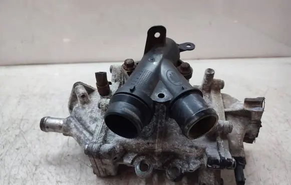 Jaguar XE EGR valve cooler G4D39F464AD