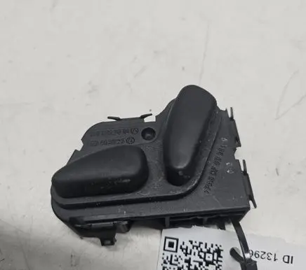 Mercedes-Benz C W203 Seat control switch 2108213851