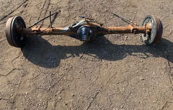 Toyota Hilux (AN10, AN20, AN30) Rear axle beam 