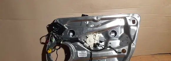 Mercedes-Benz C W204 Front door window regulator with motor 963758102 A2048200242