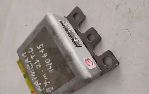 Nissan Primera Airbag control unit/module 988209F315 4079332121