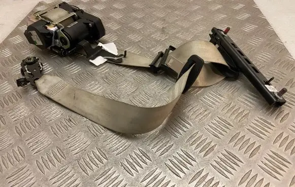 Volvo XC90 Front seatbelt 31484545