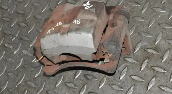 Toyota Prius (XW30) Front brake caliper