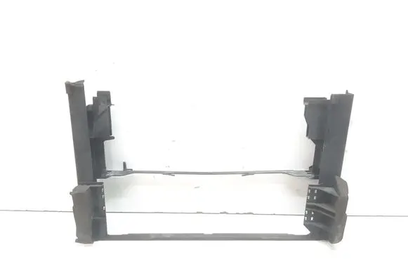 Radiator mount bracket