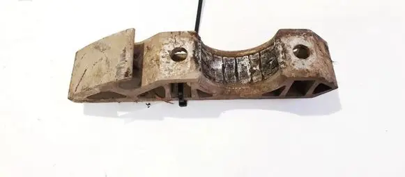 Volkswagen Touareg I Engine mounting bracket 7l0411063b aw-6082