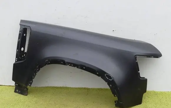 Land Rover Defender Fender LR131386