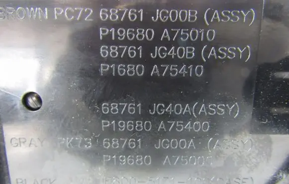 Nissan X-Trail T30 Dash center air vent grill 68761JG40A