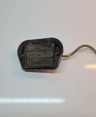 Volvo C70 Quarter panel pressure vent 9166413