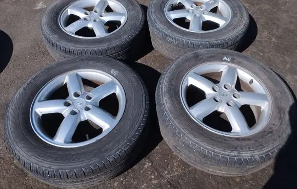 Hyundai Santa Fe R17 alloy rim 529102B170