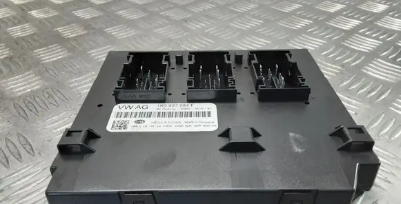 Volkswagen Golf VI Comfort/convenience module 1K0937084F