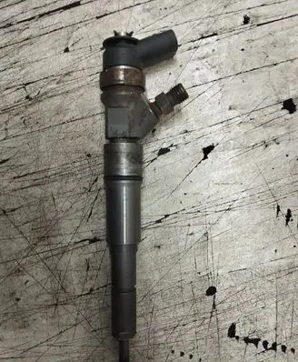 BMW 5 E60 E61 Fuel injector 0445110209