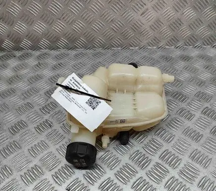 BMW 2 F44 Coolant expansion tank/reservoir 8687503