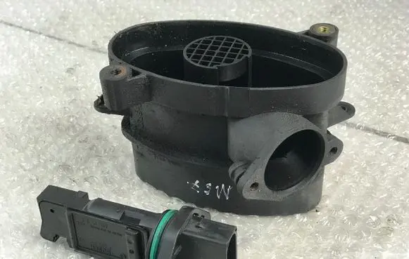 BMW 5 E39 Mass air flow meter 7787076 0928400468 13621438687