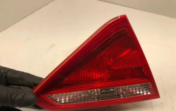 Audi A5 8T 8F Tailgate rear/tail lights 8T0945093 AU484