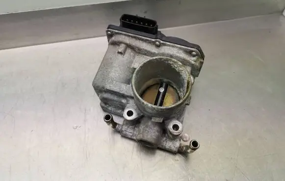 Suzuki Swift II Throttle valve 16602P28 02P21 69L02P28