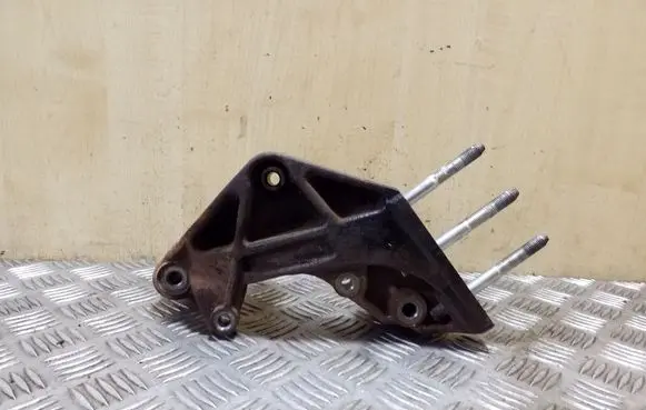 Mitsubishi Outlander Engine mounting bracket