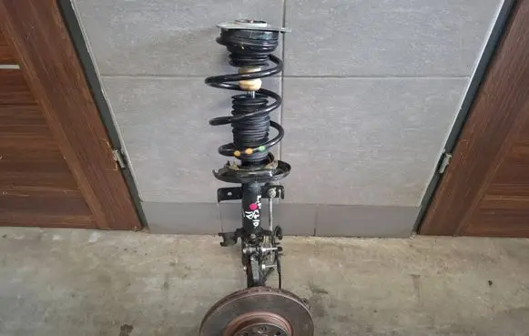 Renault Clio IV Front wheel hub spindle knuckle