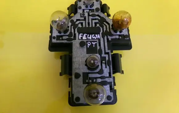 Skoda Felicia I Tail light bulb cover holder 24621701