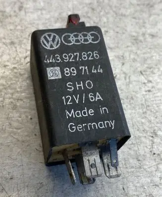 Volkswagen PASSAT B5 Other relay 443927826