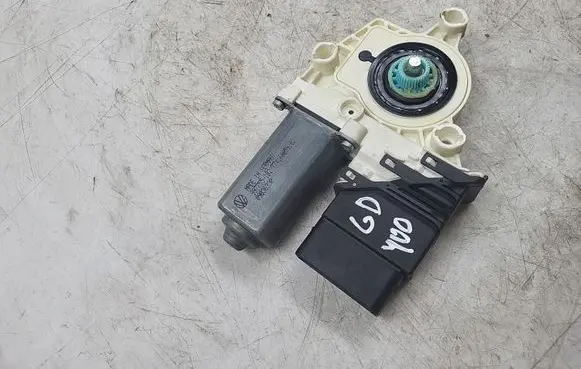 Volkswagen PASSAT B6 Rear window wiper motor 70269660 Y01990786