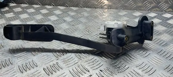 Volvo XC70 Accelerator throttle pedal 30666660 6PV00853700 02300